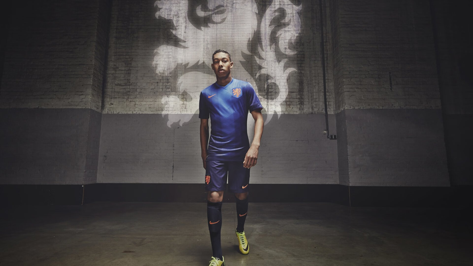 布莱顿主场丢球，底线战势头有所不稳，布莱顿首发